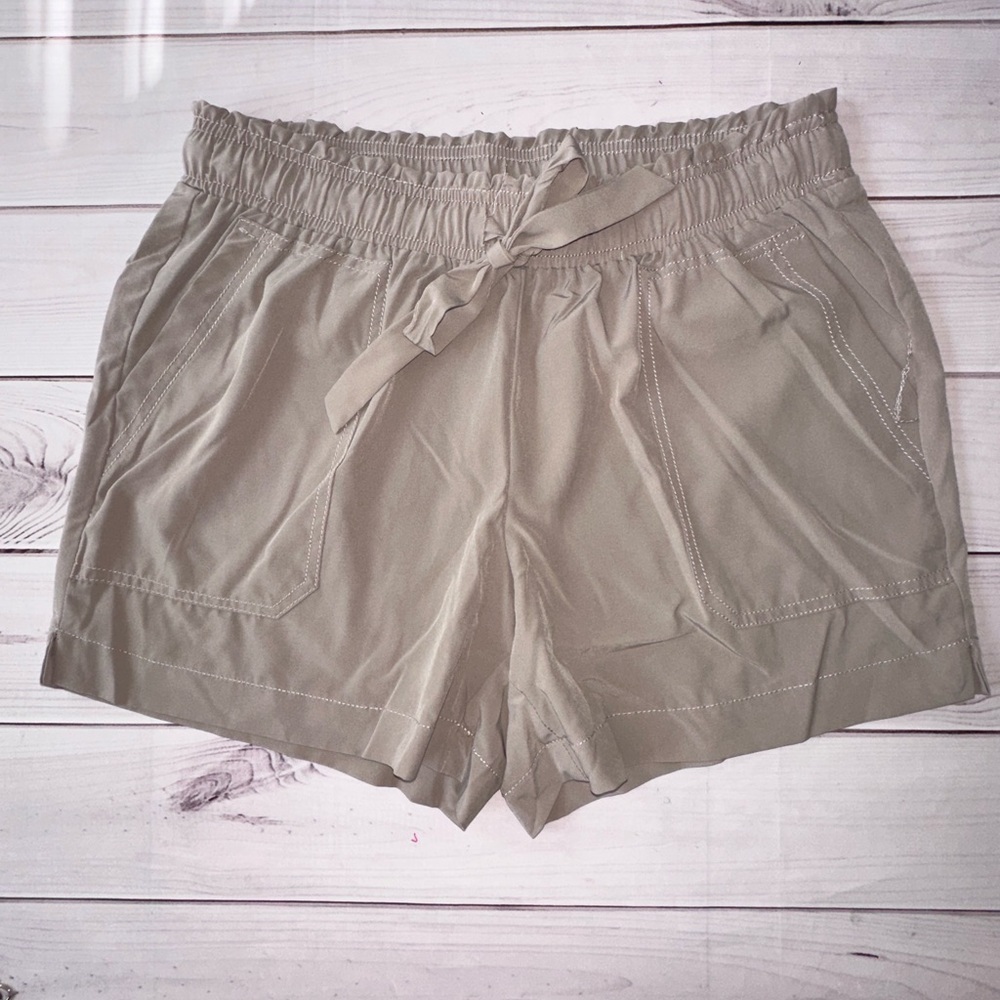 Floral & Ivy Taupe Drawstring Shorts | Size Small | Lightweight & Comfy